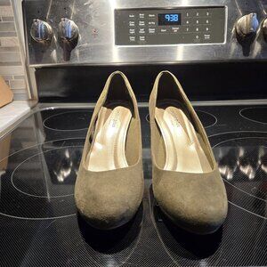 Olive Green Heels 7 1/2